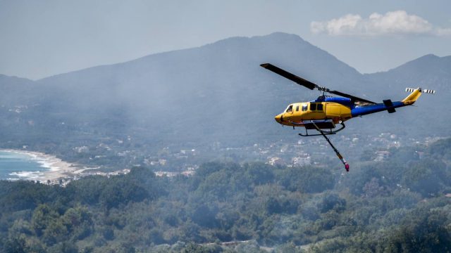 Σύλληψη για εμπρησμό στις Αχαρνές: Έβαλε φωτιά σε σκουπίδια και κατέστρεψε κάδους απορριμμάτων