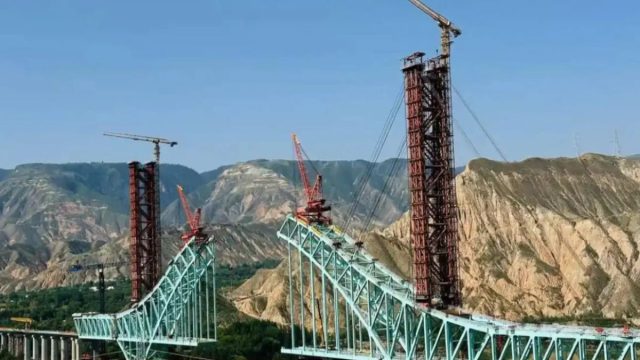 Δραματικό δυστύχημα σε γέφυρα υπό κατασκευή στην Κίνα: Έσπασε το καλώδιο – 7 νεκροί, 9 αγνοούμενοι