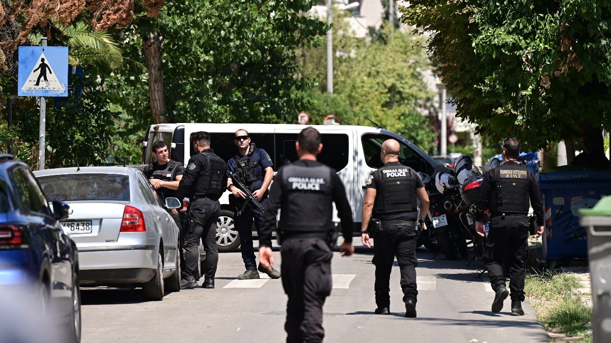 Χαλάνδρι: Παρέμεινε στον τόπο του εγκλήματος ο 28χρονος – «Θόλωσα όταν άρχισε να φωνάζει και τη χτύπησα πολλές φορές με το μαχαίρι»