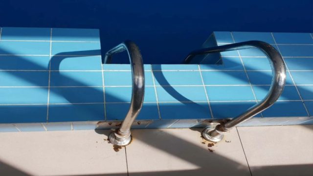 Αδιανόητο περιστατικό σε ξενοδοχείο της Κρήτης: Υπεύθυνος κατήγγειλε ότι Γερμανίδα τουρίστρια αφόδευσε μέσα στην πισίνα