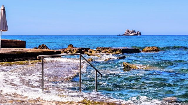Καιρός σήμερα 3/8: Ηλιόλουστη Κυριακή με μικρή άνοδο θερμοκρασίας – Η εκτίμηση Μαρουσάκη, Αρναούτογλου