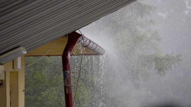 Καιρός σήμερα 1/8: Άστατος μπαίνει ο Αύγουστος με βροχές και καταιγίδες – Τι λένε Αρνιακός και Αρναούτογλου