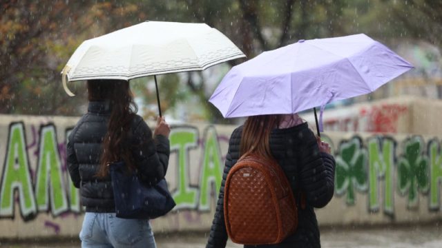 Καιρός – Μερομήνια: Έρχονται βροχές και χιόνια – Έτσι θα κάνουμε Χριστούγεννα