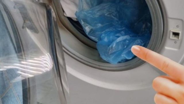Το απίστευτο κόλπο με τη πλαστική σακούλα που κάνει τα ρούχα σου πιο καθαρά