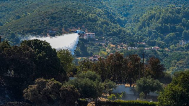 Νέα φωτιά στην Κερατέα: Σηκώθηκαν τρία εναέρια μέσα