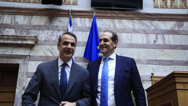 «Θα τον θυμόμαστε ως έναν γλυκό και καλό άνθρωπο»: Ο Κυριάκος Μητσοτάκης «αποχαιρετά» τον Απόστολο Βεσυρόπουλο