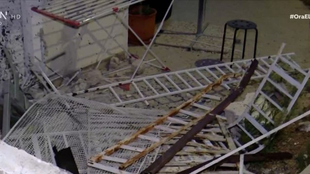 Συναγερμός στου Παπάγου: Λεωφορείο έπεσε πάνω σε πολυκατοικία