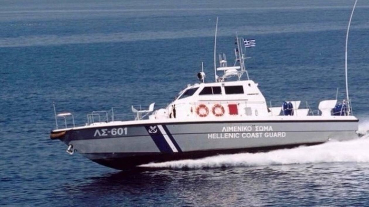 Αστέρια Βουλιαγμένης: Νεκρή η 74χρονη κολυμβήτρια που αγνοούνταν – Εντοπίστηκε χωρίς τις αισθήσεις της