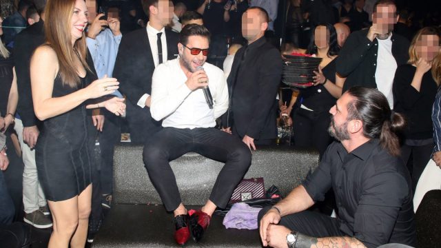 Ξέφυγαν οι αδελφές του Μαζωνάκη: Επιτέθηκε σε δημοσιογράφους η Βάσω, ακύρωσε την εμφάνιση στον Κουσουλό η Μαρία