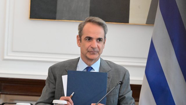 Στο Εθνικό Συντονιστικό Κέντρο ο Κυριάκος Μητσοτάκης: Σύσκεψη υπό τον πρωθυπουργό για τις φωτιές