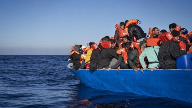 Τραγωδία στην Ιταλία: Ανετράπη βάρκα με μετανάστες – 20 νεκροί και 27 αγνοούμενοι