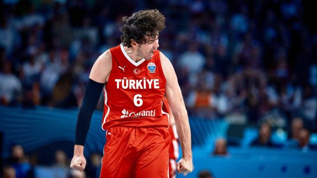 Eurobasket 2025: Τουρκικός… περίπατος κόντρα στους οικοδεσπότες με ονειρικό Οσμάν