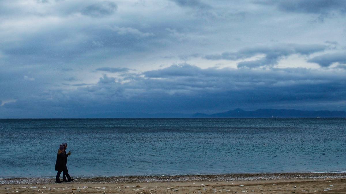 Απαγορεύεται η κολύμβηση σε 13 παραλίες της Αττικής – Δείτε ποιες είναι