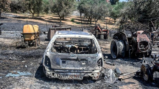 «Ήταν στο Γηροκομειό ως εθελοντής για να σβήσει τη φωτιά»: Τι ισχυρίζονται οι δικηγόροι του 25χρονου για τον εμπρησμό στην Πάτρα