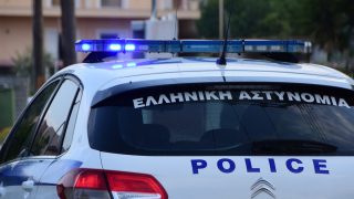 Σοκαριστική γυναικοκτονία στο Χαλάνδρι: 28χρονος σκότωσε τη 47χρονη σύντροφό του στην είσοδο πολυκατοικίας
