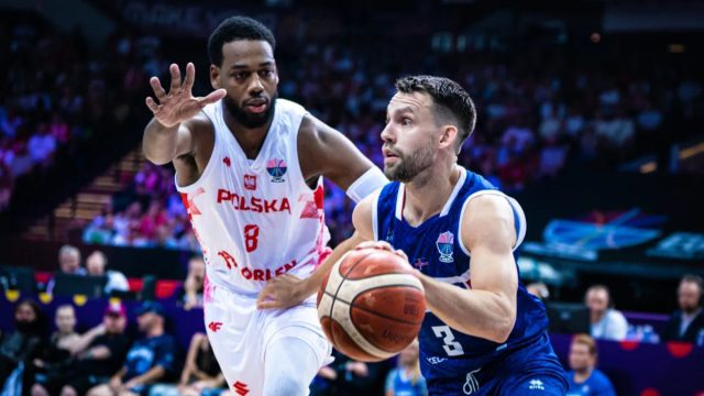 EuroBasket 2025: Πολωνία – Ισλανδία 84-75 – Θρίλερ με «καυτό» δίδυμο Πονίτκα – Λόιντ