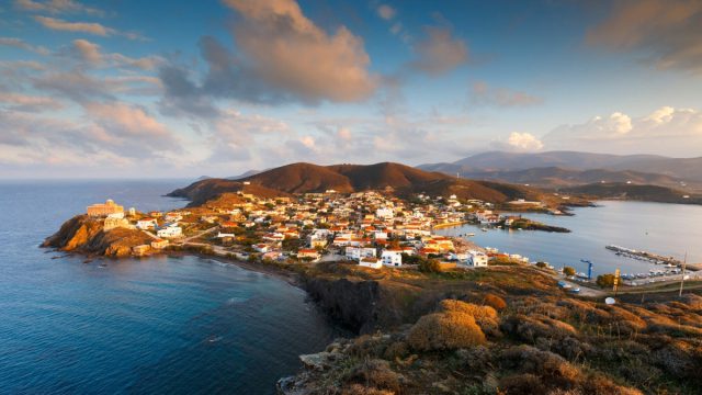 Γνωρίστε τα Ψαρά: Τον ήσυχο παράδεισο του βορειανατολικού Αιγαίου – Το νησί όπου γεννήθηκε ο Κωνσταντίνος Κανάρης