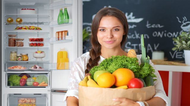 Πώς να διατηρείς φρέσκα τα φρούτα και τα λαχανικά το καλοκαίρι – Χρήσιμες συμβουλές για τη σωστή αποθήκευσή τους στο ψυγείο