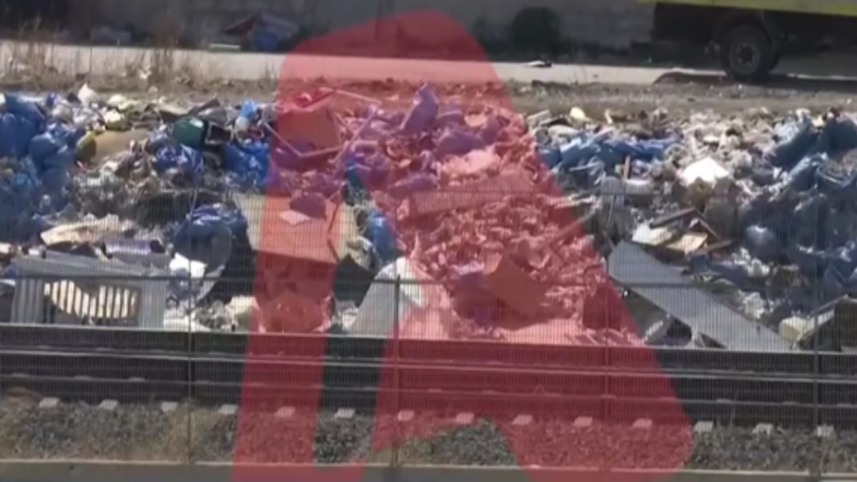 Σκουπιδότοπος οι ράγες του ΟΣΕ στον Ασπρόπυργο: «Πονοκέφαλος» τα πλιάτσικο – Χτίζεται φράχτης
