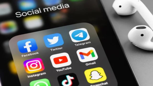 Τα social media καταστρέφουν το κινητό σας: Δείτε γιατί!