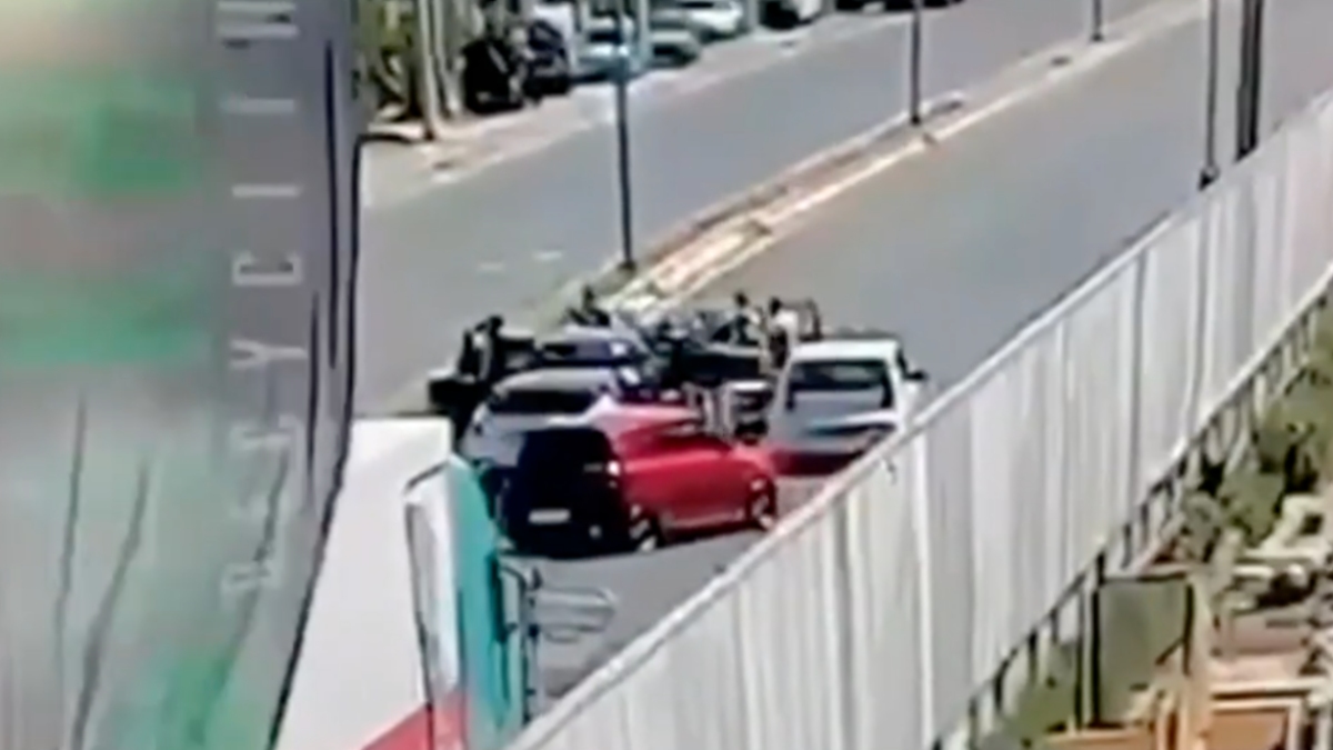 Ασπρόπυργος: Η στιγμή της σύλληψης συνεργού του «Έντικ» – Το βίντεο δεν είναι μέρος ταινίας