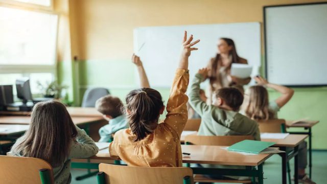 Σχολική χρονιά 2025: Τι αλλάζει στο ωράριο για τα ολοήμερα – Ποιο είναι το καινούργιο μάθημα που προστίθεται