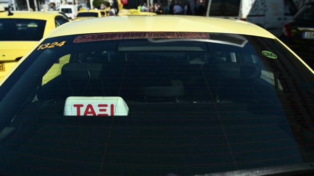 Ο τρόμος των… ταξιτζήδων στη Θεσσαλονίκη: Συμμορία ανηλίκων τους έστηνε ενέδρες και τους λήστευε