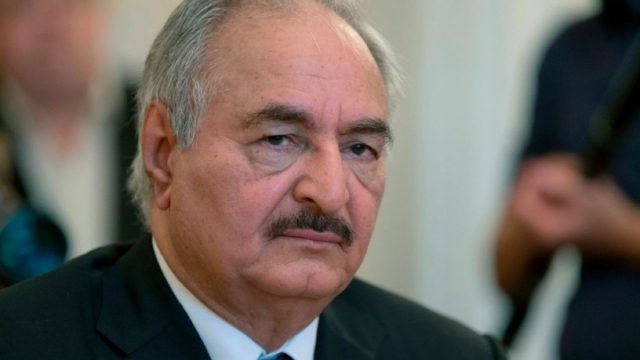 Θρίλερ με πλοίο «φάντασμα» στον Αστακό: Τα σενάρια για στρατιωτικό υλικό στον Χαφτάρ