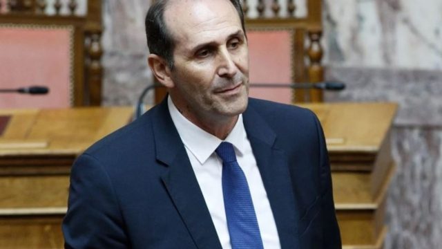 66 λεπτά προσπαθούσαν να σώσουν τον Απόστολο Βεσυρόπουλο: Οι αγωνιώδεις στιγμές μέχρι να διαπιστωθεί ο θάνατός του