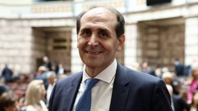 Πέθανε ο Απόστολος Βεσυρόπουλος