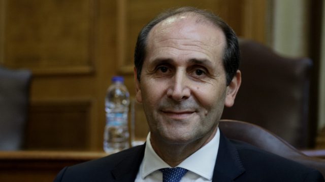 Απόστολος Βεσυρόπουλος: Η αλήθεια πίσω από την αιτία θανάτου του – Πώς εξηγήθηκε η καρδιακή ανακοπή