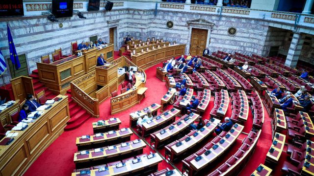 Βουλή: Ψηφίστηκε η συνέχιση της Διακρατικής Συμφωνίας Ελλάδος – Αραβικών Εμιράτων