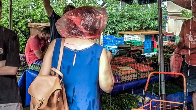 Η κακοκαιρία πλήττει την Ελλάδα: Ισχυροί άνεμοι και διακοπές ρεύματος – Ακυρώθηκε η συναυλία Βίσση – Ρέμου