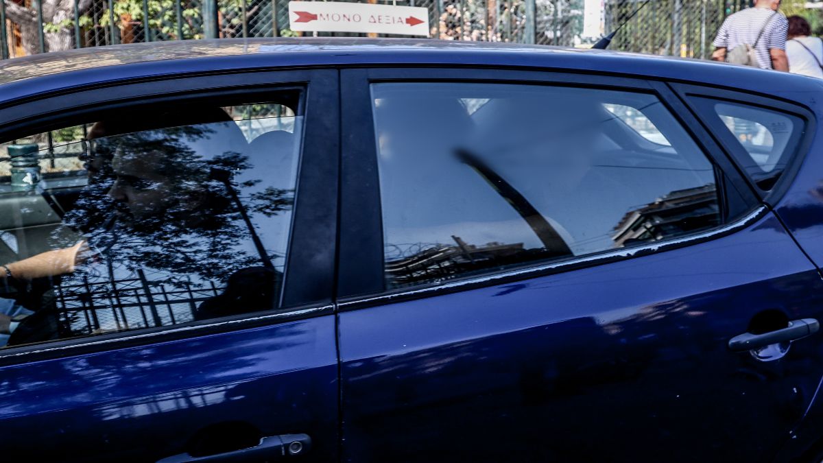 Σοκάρουν οι λεπτομέρειες για την γυναικοκτονία στο Χαλάνδρι: Ο 28χρονος έσπασε τη λάμα του πρώτου μαχαιριού και έβγαλε το δεύτερο