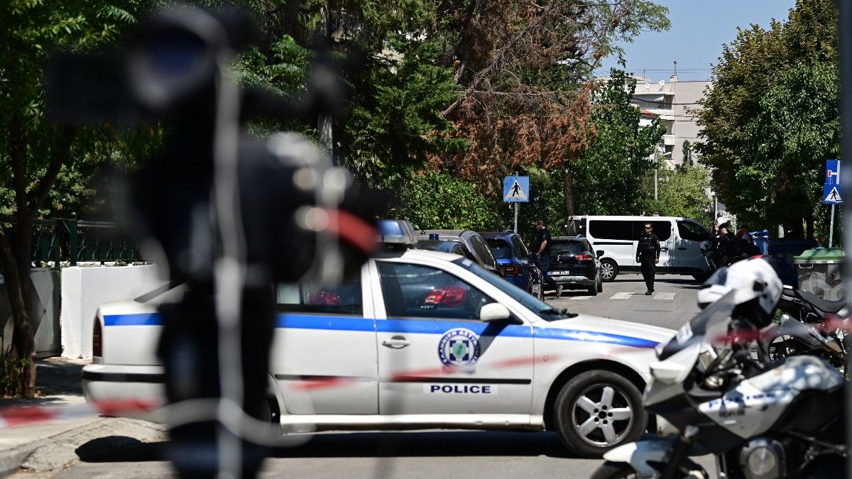 «Κυρία Ρούλα βοήθεια, κρατάει μαχαίρι»: Τα τελευταία λόγια της 47χρονης πριν από το έγκλημα στο Χαλάνδρι