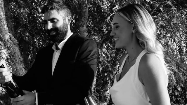 Η Άννα Κορακάκη αποκάλυψε ότι παντρεύτηκε – Οι φωτογραφίες που μοιράστηκε
