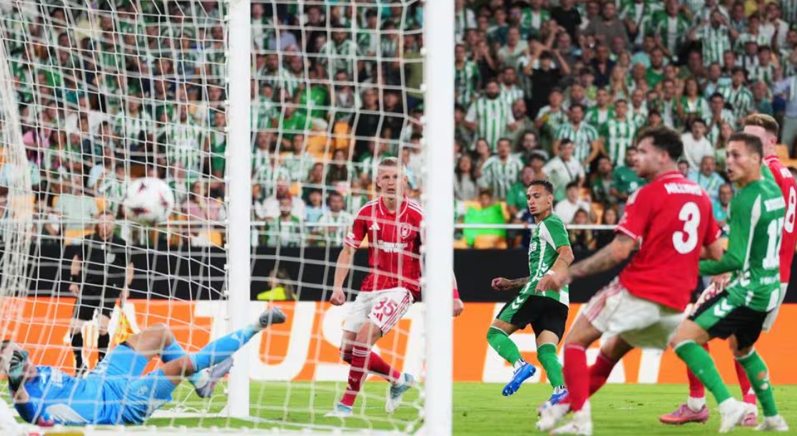 Europa League: Εντυπωσιακή ευρωπαϊκή πρεμιέρα για Τσιμίκα στη Ρόμα, ματσάρα στην Σεβίλλη – Όλα τα αποτελέσματα