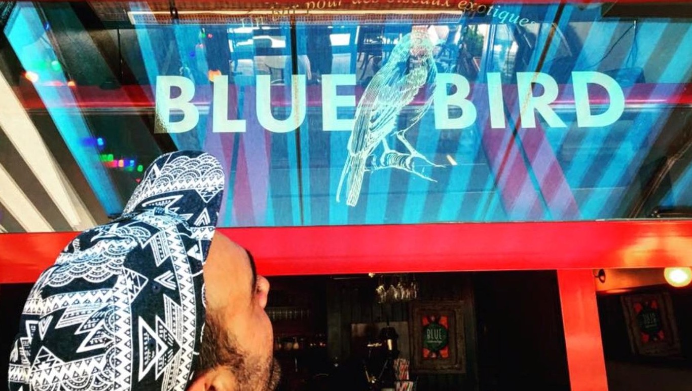 Blue Bird:  Το πρώτο μπαρ που άνοιξε στο στενό της πολύβουης –πλέον- Ηπίτου