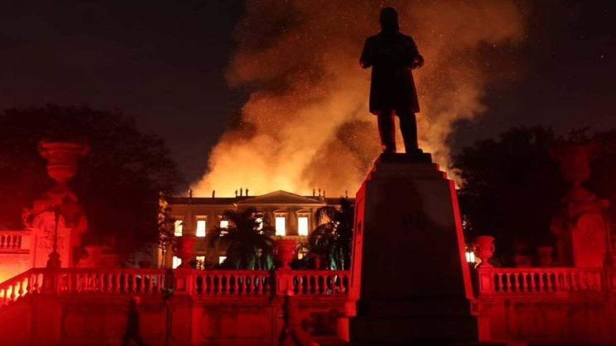 Η πυρκαγιά που κατέστρεψε όλη την ιστορία της Βραζιλίας