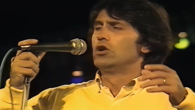 Σαν σήμερα: 30 Σεπτεμβρίου 1983 – Η ιστορική νύχτα του Γιώργου Νταλάρα στο Ολυμπιακό Στάδιο μπροστά σε 80.000 θεατές