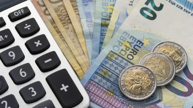 Μηνιαίες δηλώσεις ΦΠΑ: Από 1η Οκτωβρίου 2025 επεκτείνονται σε απλογραφικά βιβλία – Τι αλλάζει;