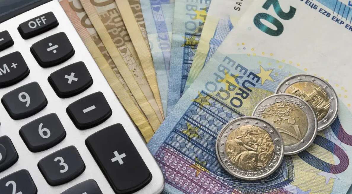 Μηνιαίες δηλώσεις ΦΠΑ: Από 1η Οκτωβρίου 2025 επεκτείνονται σε απλογραφικά βιβλία – Τι αλλάζει;