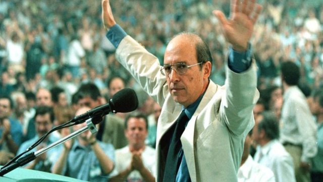 Σαν σήμερα, 22 Σεπτεμβρίου 1996: Οι Βουλευτικές εκλογές που έφεραν τον Κώστα Σημίτη στην εξουσία – Παίρνει την σκυτάλη από τον Ανδρέα Παπανδρέου
