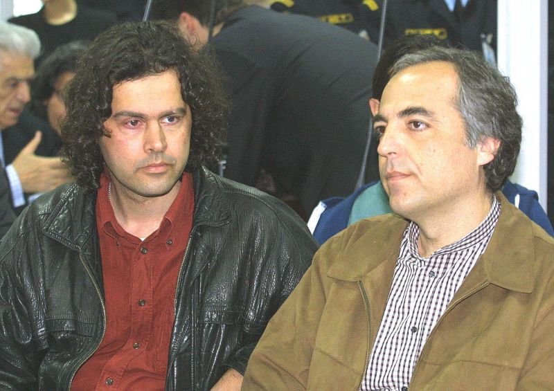 O Σάββας Ξηρός και ο Δημήτρης Κουφοντίνας στα δικαστήρια
