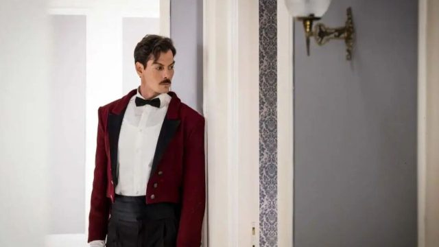 Grand Hotel: Γι’ αυτό αποχώρησε ο Γιάννης Κουκουράκης – Όλη η αλήθεια