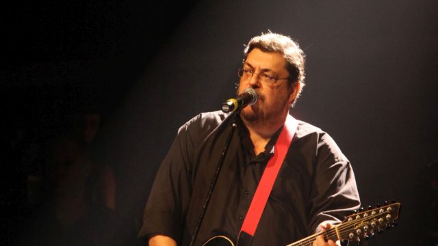 Σαν σήμερα, 9 Σεπτεμβρίου 2019: «Φεύγει» από κοντά μας ο Λαυρέντης Μαχαιρίτσας – Ο ροκ μουσικός που έγινε η φωνή μιας γενιάς