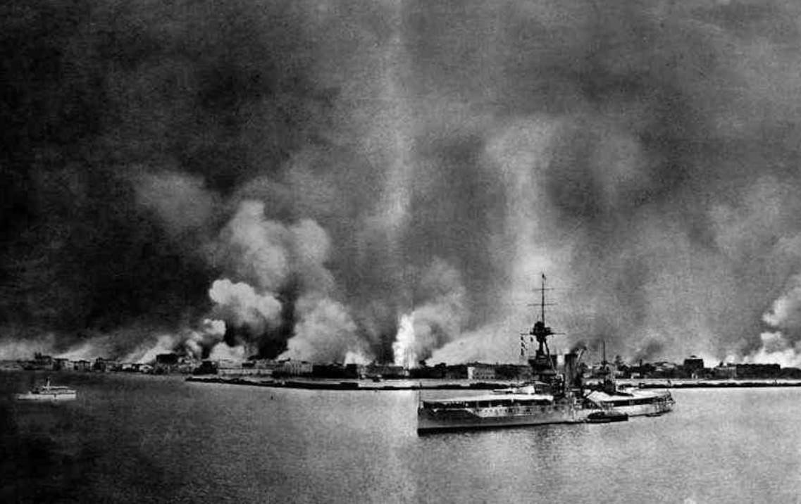 Σαν σήμερα 03 Σεπτεμβρίου 1922: Η τραγική φυγή από τη Σμύρνη – Τα ελληνικά στρατεύματα την εγκαταλείπουν