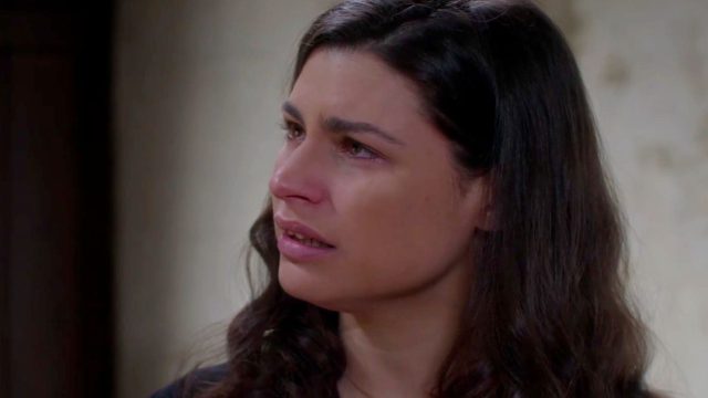 Άγιος Έρωτας (29/9): Η Χλόη το φτάνει στα άκρα – «Μακριά από τον γιο μου»