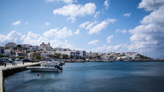Η Daily Mail​​​​​​​​ ανακάλυψε το πιο συμφέρον νησί της Ελλάδας και το εκθείασε στους εκατομμύρια αναγνώστες της