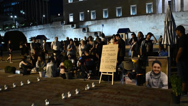 «Δεν ξέρω εάν έχω θάψει το παιδί μου»: Ο Πάνος Ρούτσι για την εκταφή του γιου του που σκοτώθηκε στα Τέμπη